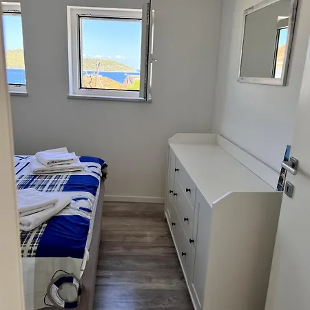 Apartment Newly Decorated With Large Terrace Vis