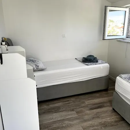 Newly Decorated With Large Terrace Apartment *